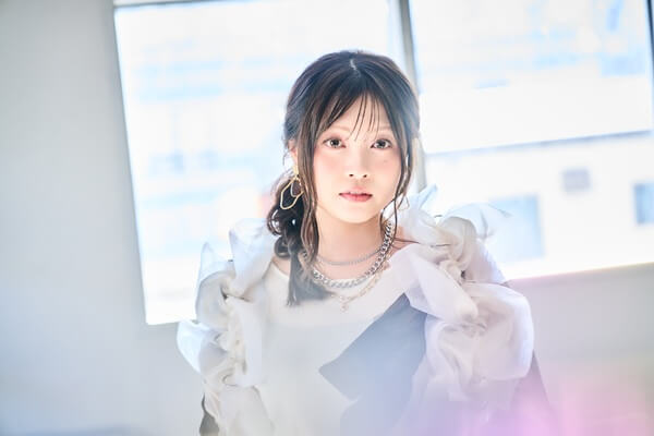 鈴木このみ「自己革命みたいな曲になりました」デジタルシングル『強気MAX宣言』に込めた想い！